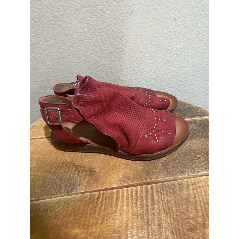 Miz Mooz Fifi Sandals Red Leather Studded Flats Women's Buckle Shoes size 6 (36)